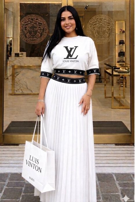 Compleu LV fusta și bluza !
