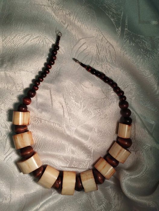 Гривни, обеци, рамки за очила