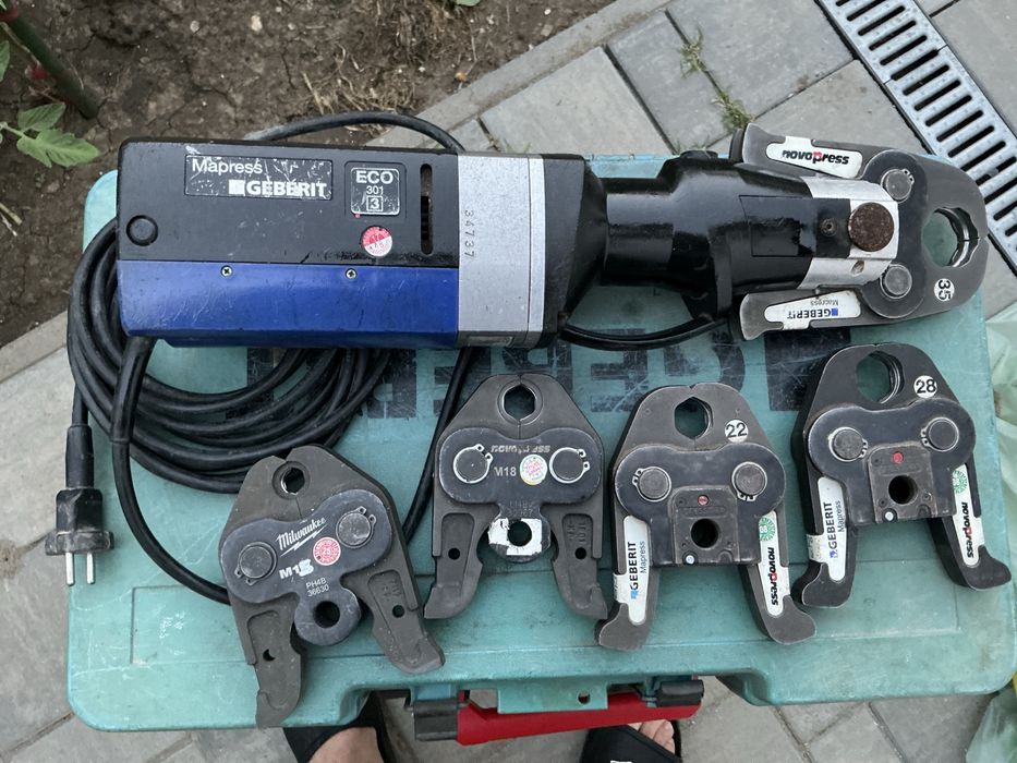 Vind presa sertizare Geberit ECO301(3) cu bacuri M15,18,22,28,35  impecabila