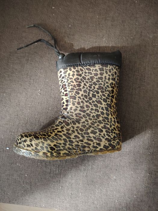 Продам детские сапоги