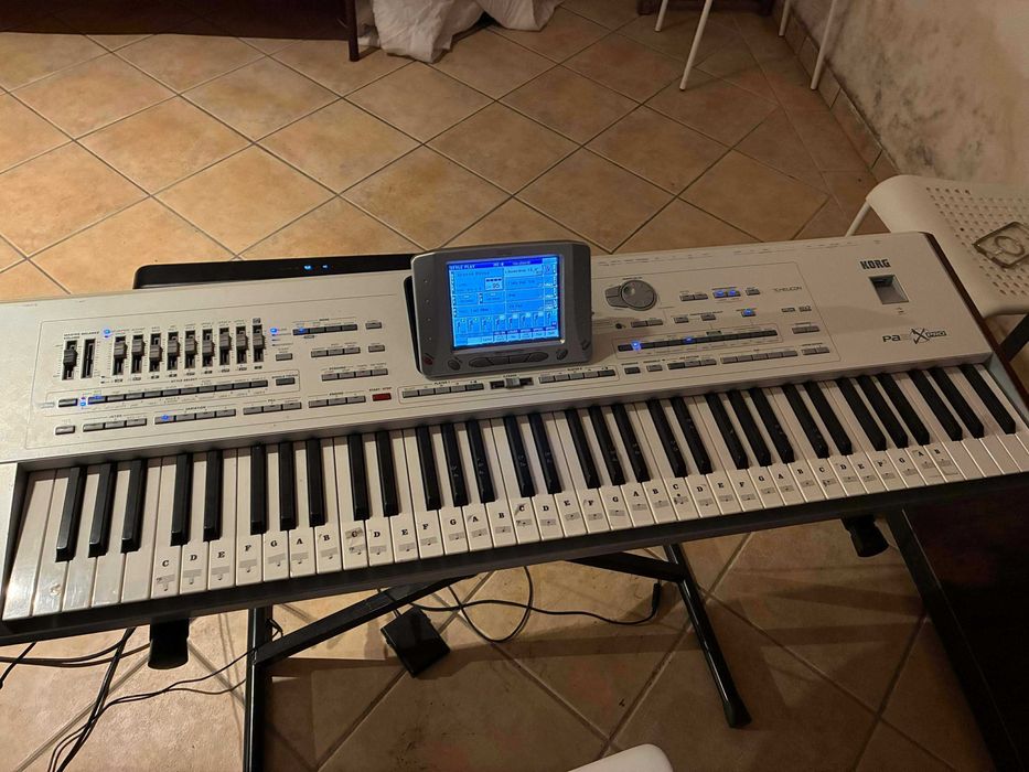 Vând sau schimb Korg PA2X Pro – 76 clape