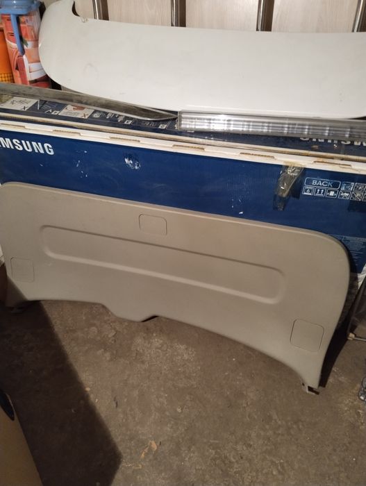 Toyta Estima--previa.