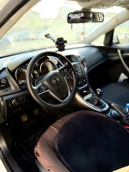Vand Opel Astra J 2018 1.4 benzina turbo