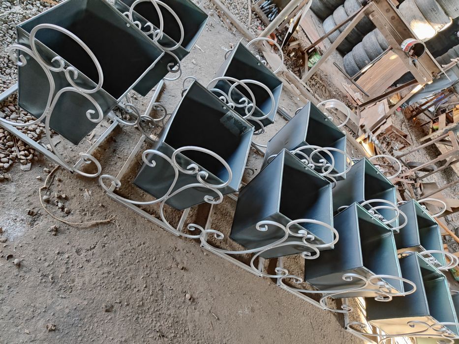 Urna metaliski Урна