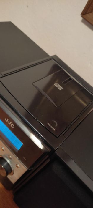 Ретро JVC музикална уредба*СD* MP3* Радио* Нова