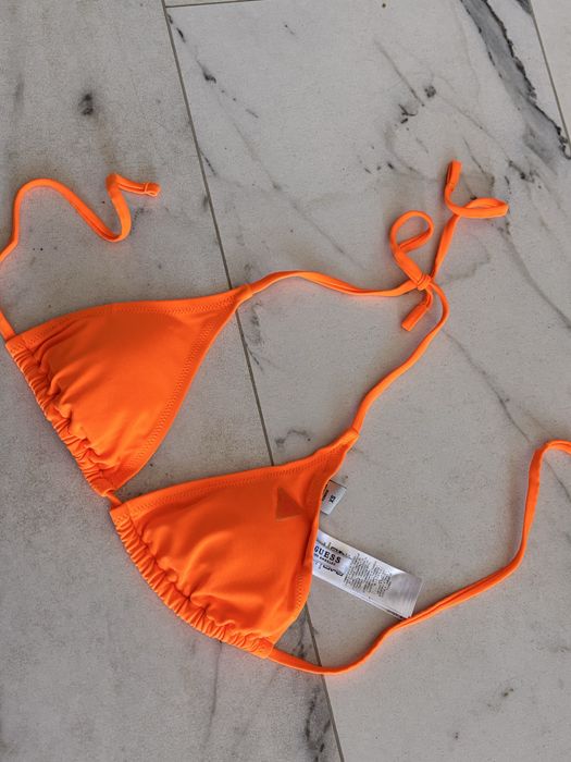 Бански половинки на Guess