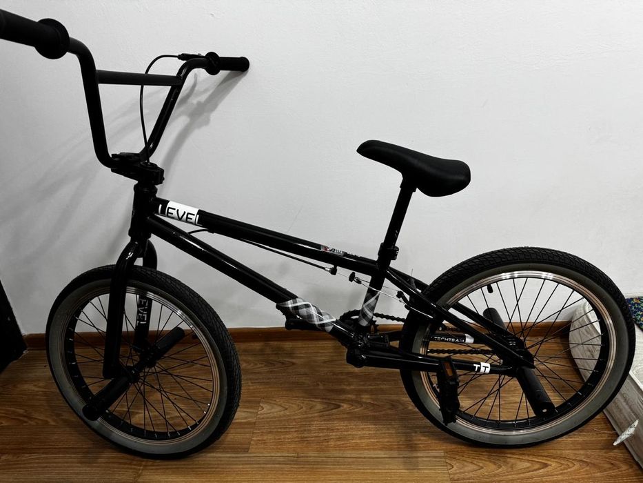Продам BMX велосипед LEVEL от Tech Team