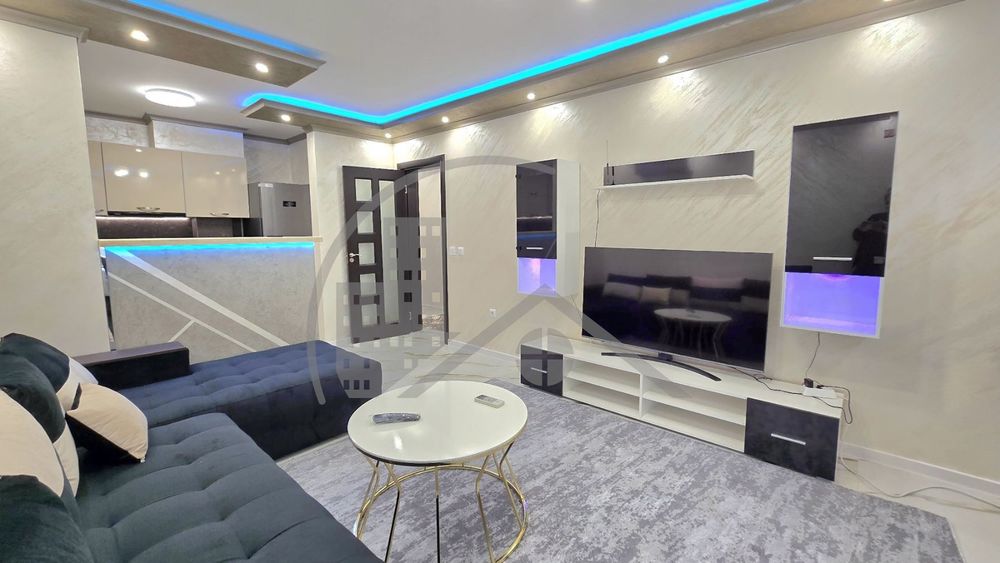 Дава се под наем Двустаен апартамент в Варна, Гръцка махала - 60 кв.м за 700 € - Снимка #1