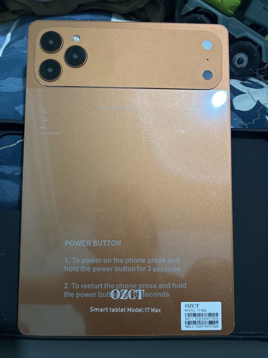 Планшет 17 Мах почти новый, полный комплект