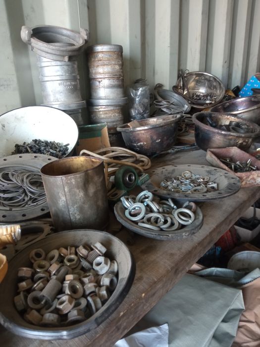 Запчасти, болты гайки итд