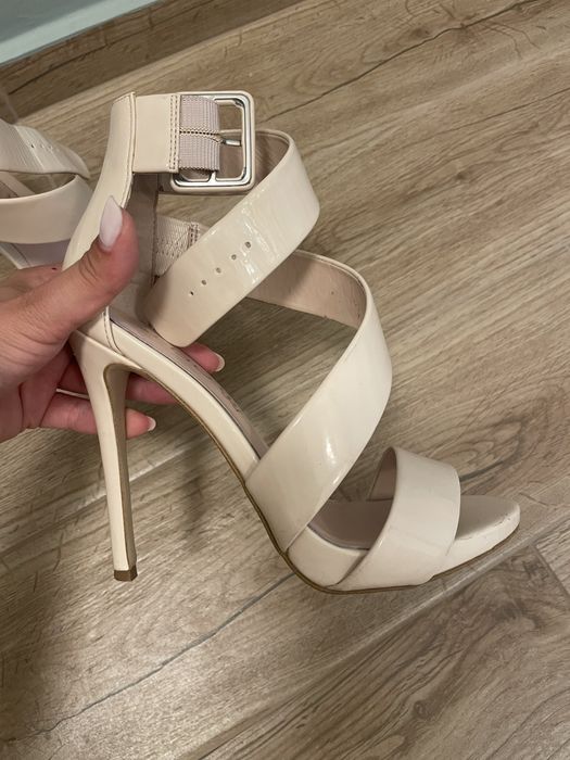 Сандали на ток Aldo