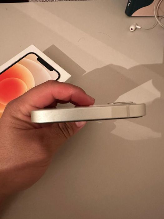 Айфон 12 ақ түсті