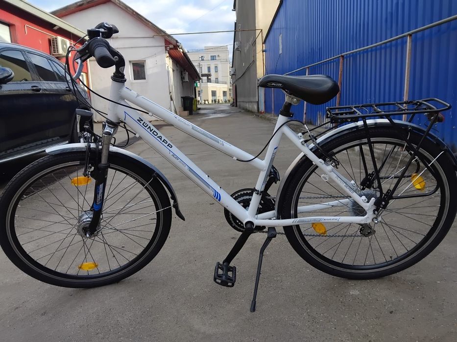Vând bicicleta din aluminiu pentru damă
