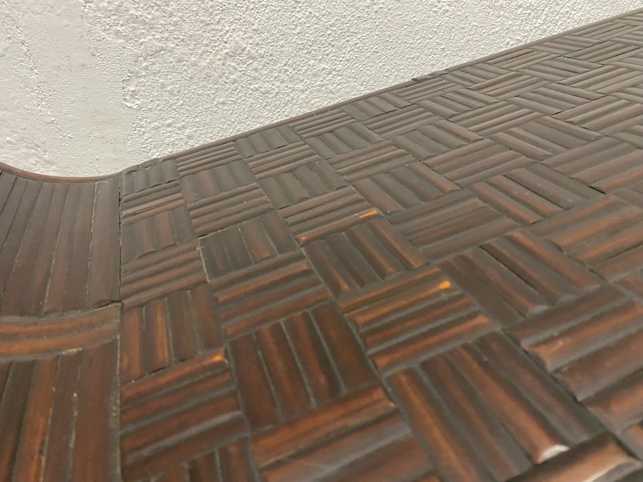 Стар китайски шкаф изработен ръчно с месингови панти