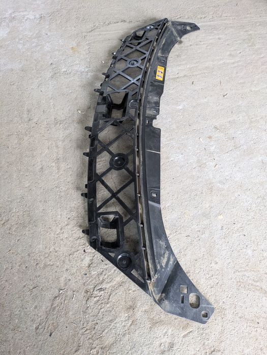 Suport central mască radiator bară trager Mercedes CLA W118