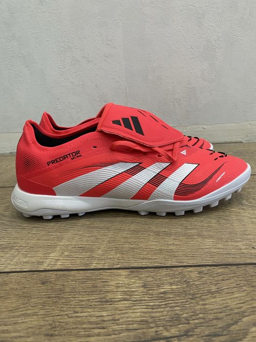 Продам сороконожки Adidas Predator