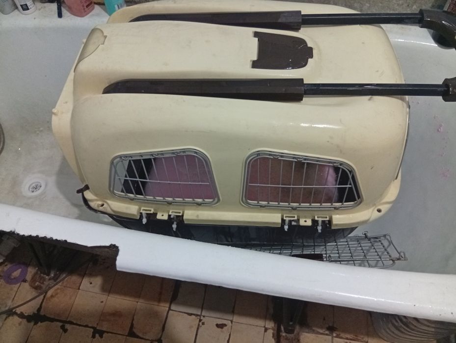 Продам большую переноску для животных