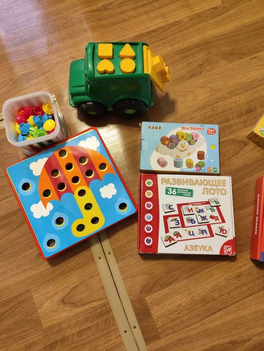Продам развивающие игрушки
