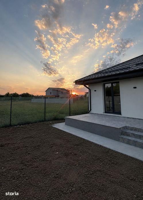 Casă Individuală Modernă 4 camere și 2 băi / 105 mp parter + 55 mp pod