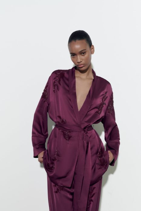 Zara чисто нов сатениран комплект от две части с бродерия и мъниста