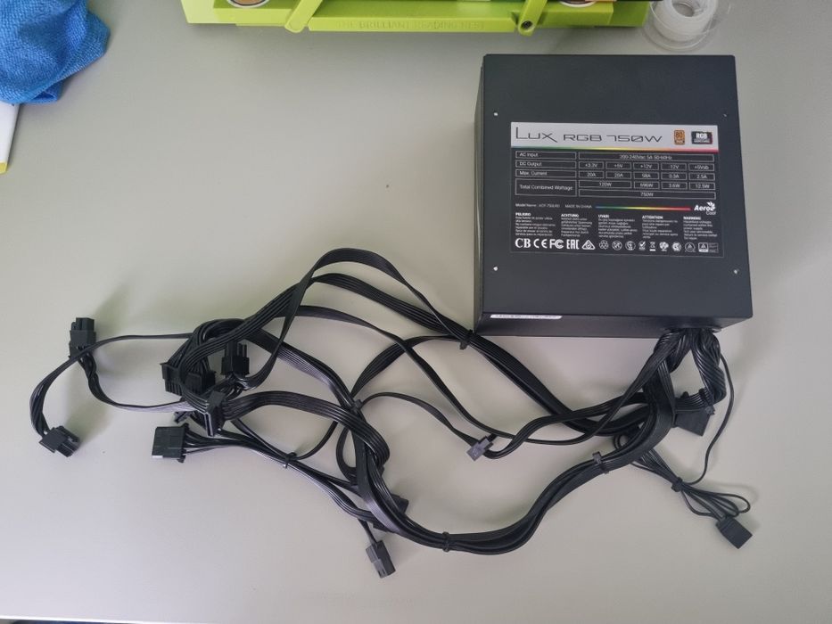 Sursă Aerocool Lux RGB 750W