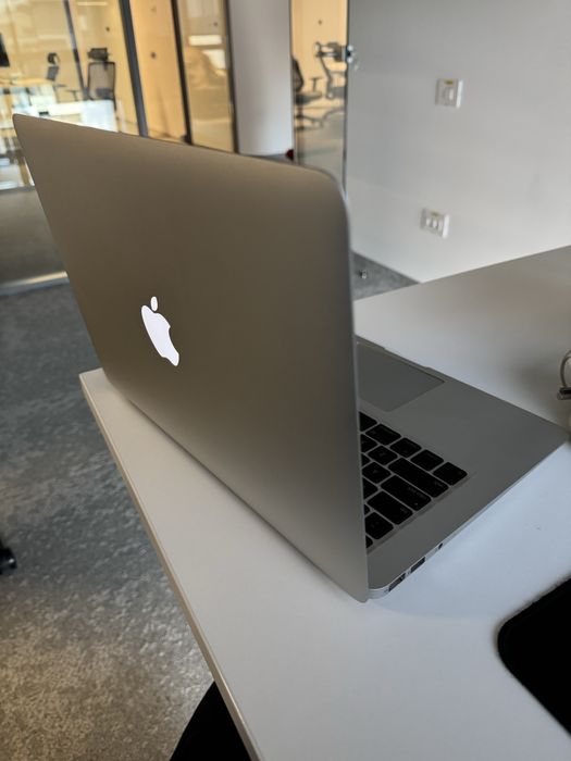 Macbook Air Late 2010 cu MX LINUX