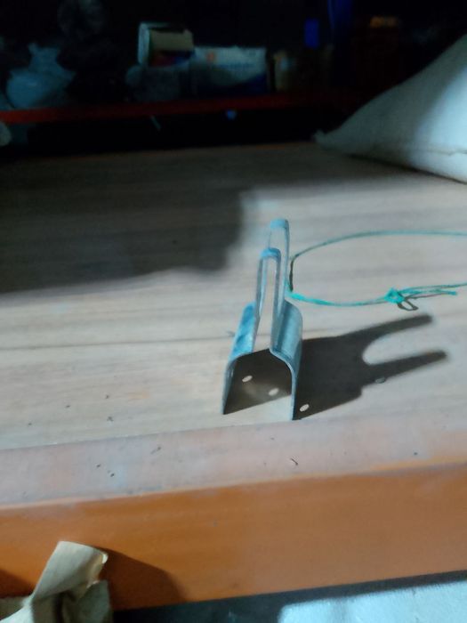 Крепление труб к профелям