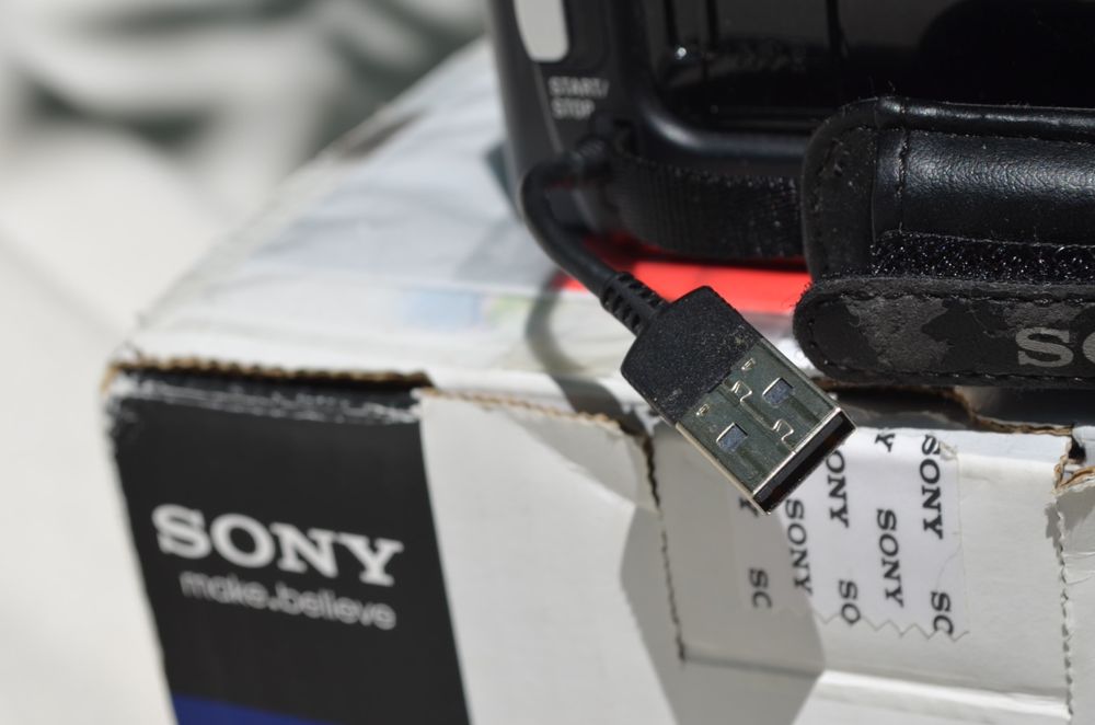 Дигитална видеокамера SONY CX130E