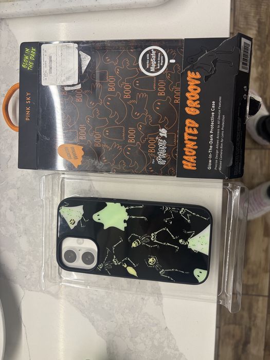 Калъф за iPhone 16
