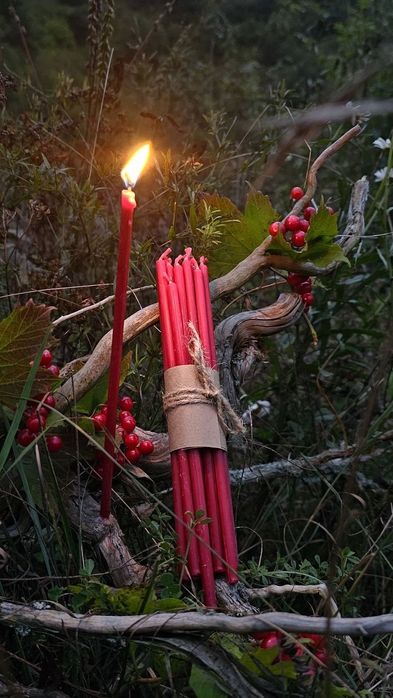 Тонкие цветные свечи из пчелиного воска из России