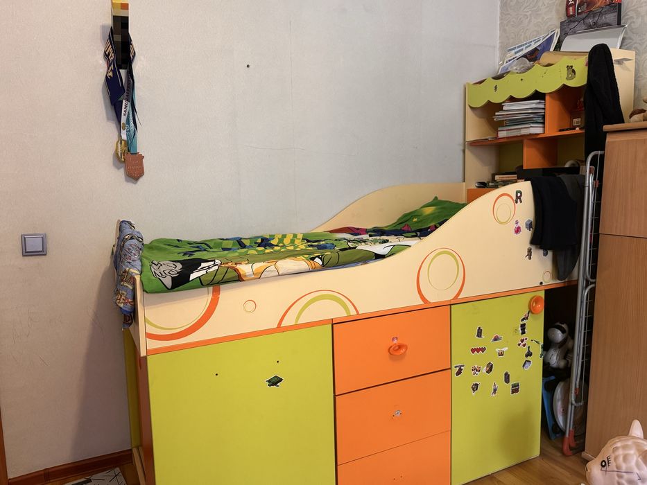 Парта, манеж, кровать-чердак-шкаф