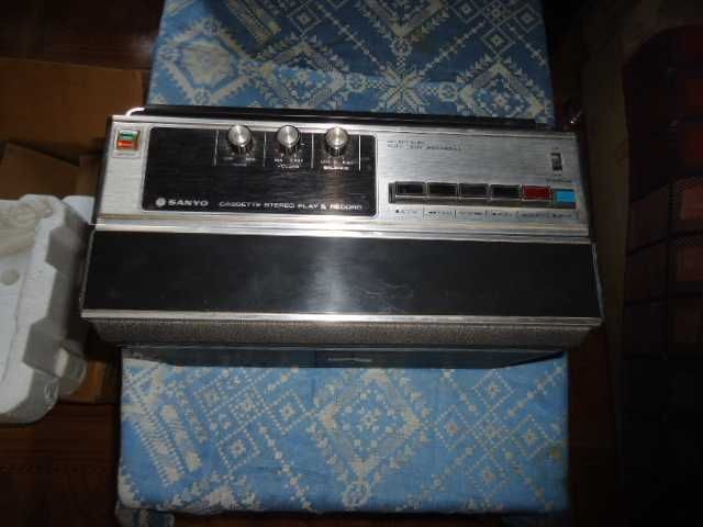 Продается Магнитофон SANYO M-4000