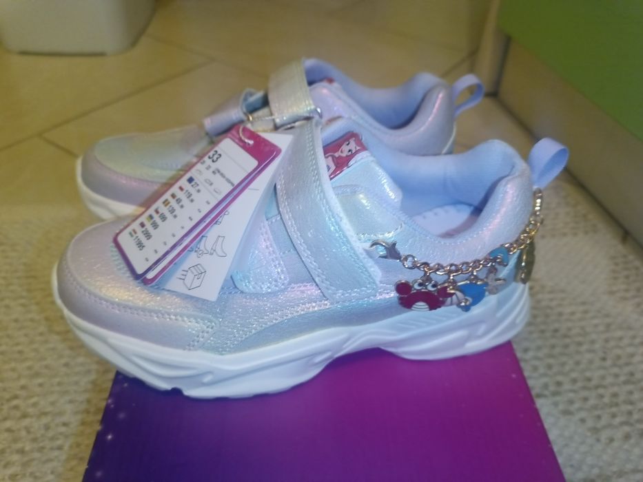 Нови маратонки Disney