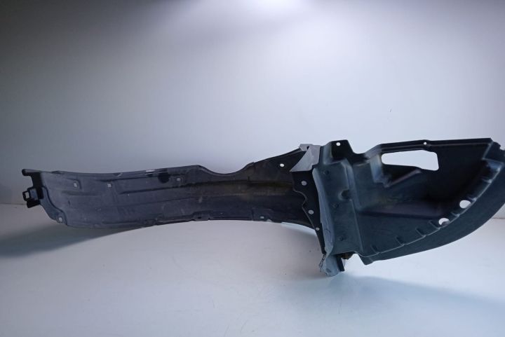 Carenaj roata fata stanga  53876-05060 Toyota Avensis a 2-a generatie