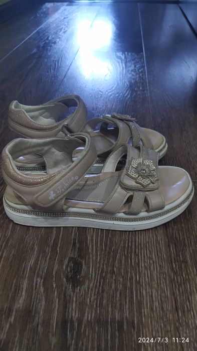 Обувь для девочек.