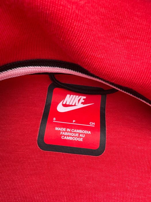 Nike tech fleece червен комплект(чисто нов)