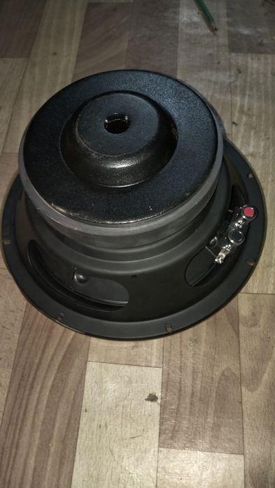 Сабвуфер динамик