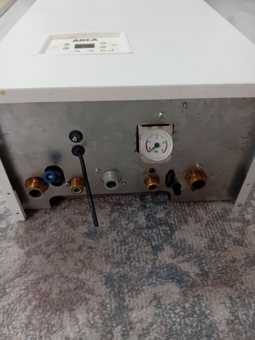 Vând centrala arca pixel arata foarte bine