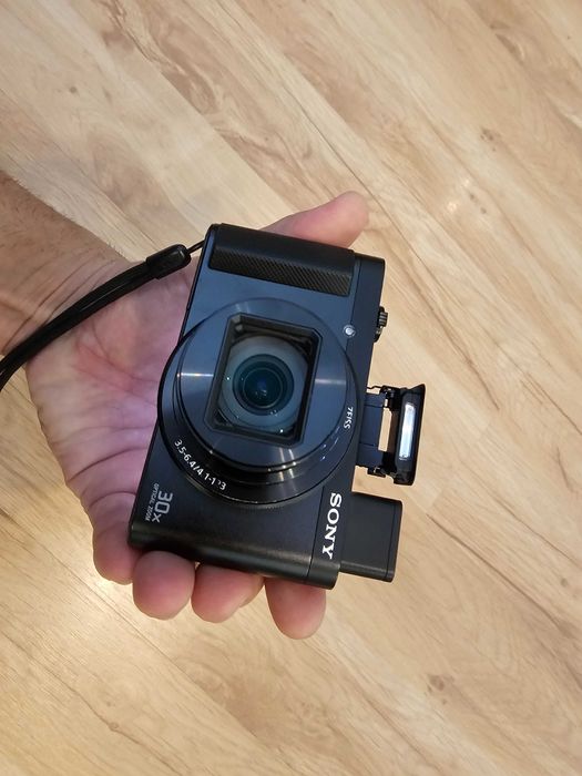SONY Cyber-shot DSC-HX90