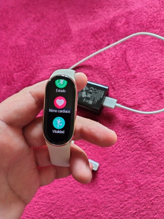 Ceas barata Xiaomi smart band 8 bluetooth.