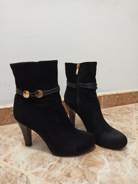 Дамски боти с ток 39 номер