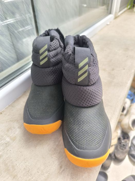 Боти adidas и skechers
