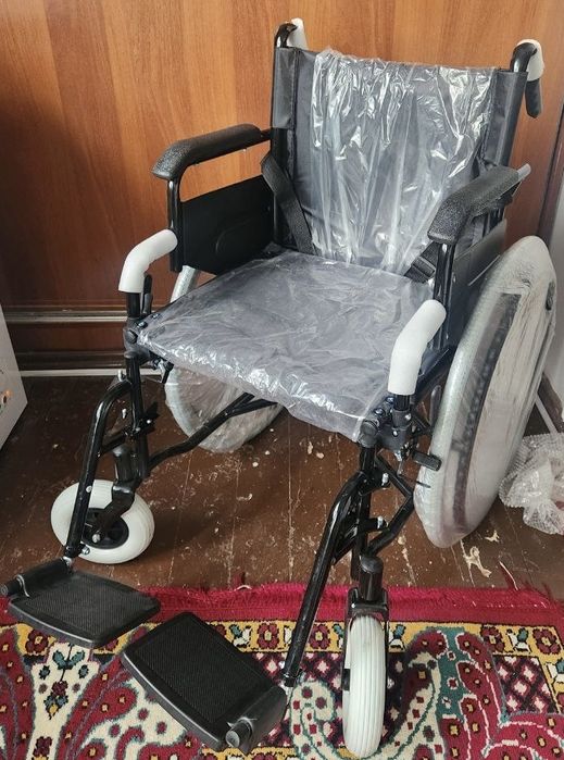 Продается новая инвалидная коляска