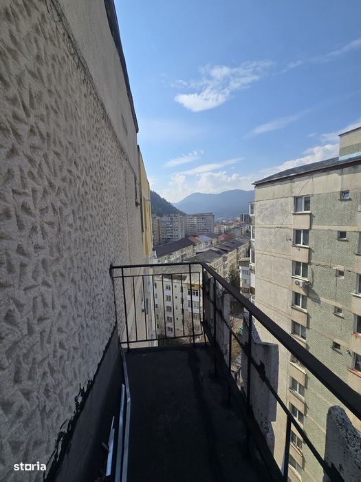 OFERTĂ: Apartament o cameră cu balcon bloc de apartamente!