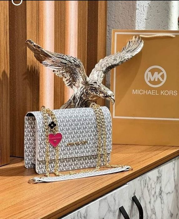 Genti Michael Kors,diverse dimensiuni si nuanțe,logo metalic auriu,sac