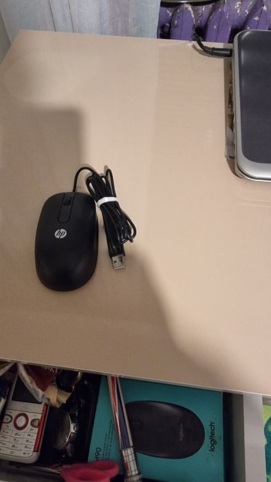 Продавам мишка за компютър