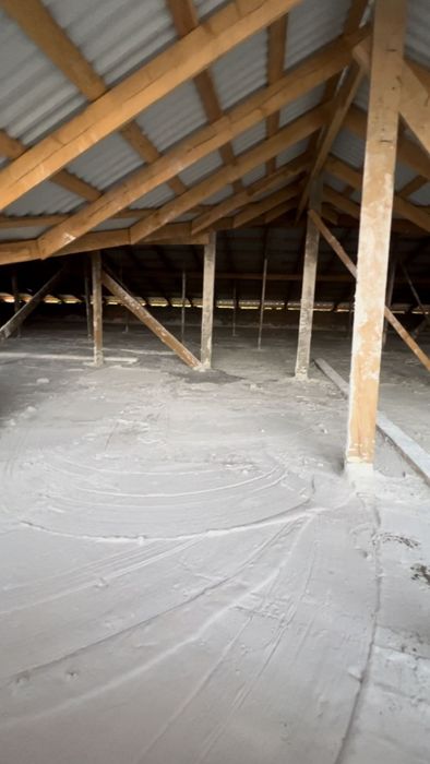 Tom yopish xizmati. Pena Lomboz. Arzon va kelishilgan narxlarda.