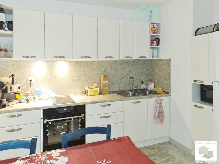 105578 Двуетажна къща, след основен ремонт, център  Велико Търново