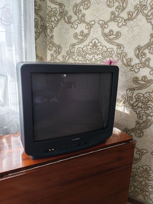 Продам телевизор б/у, 10 тысяч, самовывоз