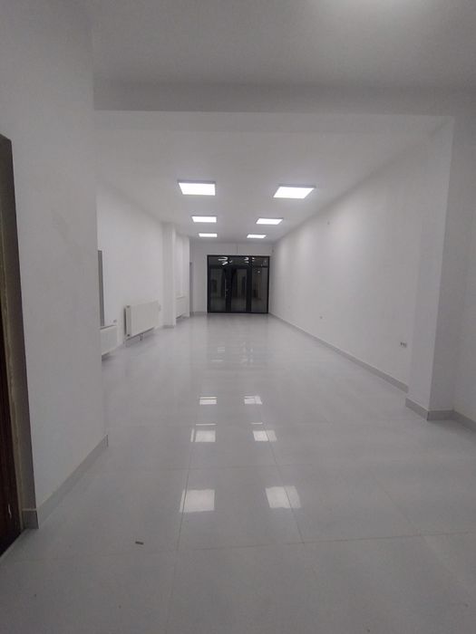 Inchiriez spatiu comercial